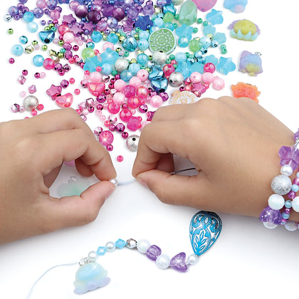 Avec le Bead Set - Revisited de Nebulous Stars, laissez votre imagination briller à travers des bijoux uniques ! Disponible dès maintenant sur Planète des Jouets, avec livraison dans toutes les régions du Maroc !