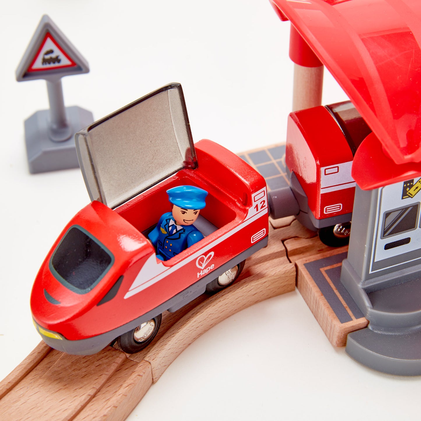 Busy City Rail Set – Hape
Disponible dès maintenant sur Planète des Jouets, livraison partout au Maroc. Offrez à votre enfant une aventure urbaine pleine d’amusement et de découvertes !