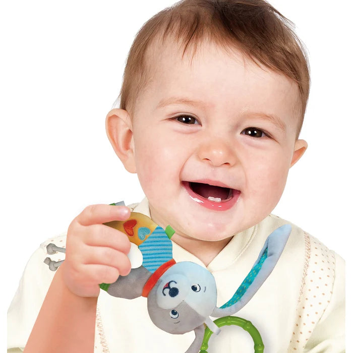 Le Hochet Lapin Clémentoni est un jouet d’éveil conçu pour captiver les tout-petits dès leurs premiers mois. Avec son design adorable, ses couleurs vives et ses fonctions interactives, ce hochet en forme de lapin stimule la curiosité et accompagne bébé dans son développement sensoriel et moteur.