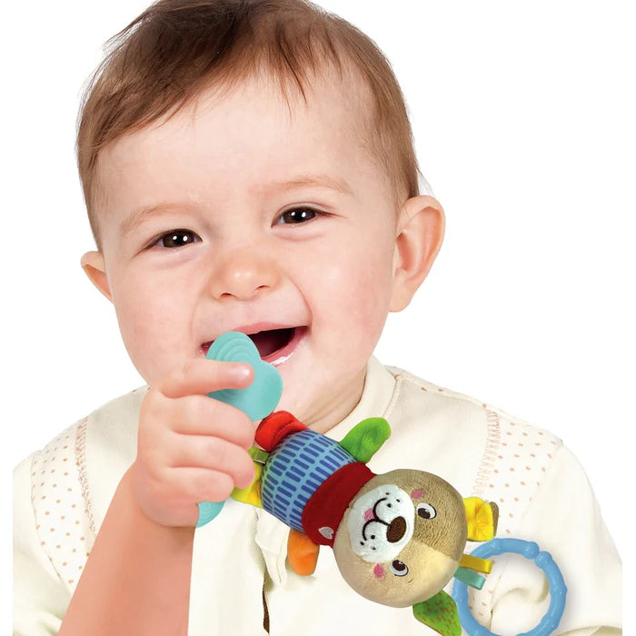 Le Lovely Dog Soft Rattle Clémentoni est un hochet en peluche conçu pour offrir confort et amusement aux tout-petits. Avec son design attendrissant et ses textures douces, ce jouet d’éveil stimule les sens de bébé tout en devenant un compagnon rassurant et joyeux.