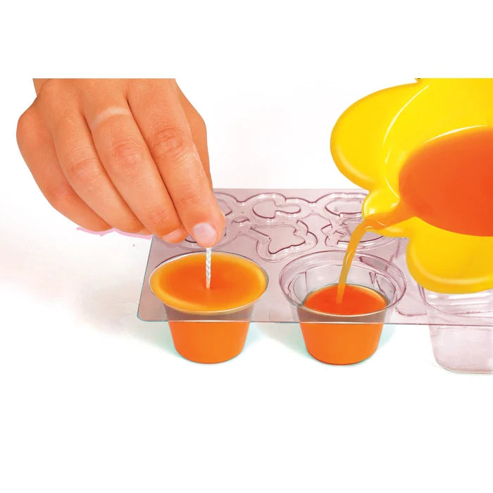 Le kit Ma Fabrique à Bougies de Clémentoni  Disponible dès maintenant sur Planète des Jouets, avec livraison rapide dans toutes les régions du Maroc.