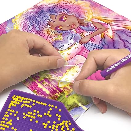 Faites briller votre créativité avec le Dazzle-by-Number Stationery de Nebulous Stars, disponible sur Planète des Jouets;avec livraison dans toutes les régions du Maroc ! !
